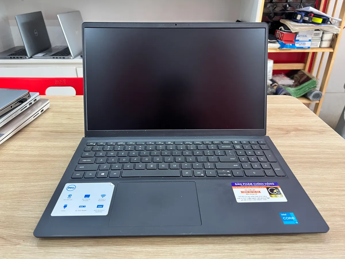 Dell Latitude 3520 i5 gen11 8 256