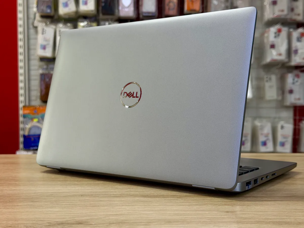 Dell Latitude 5430   i5 gen12 8 256 9tr5