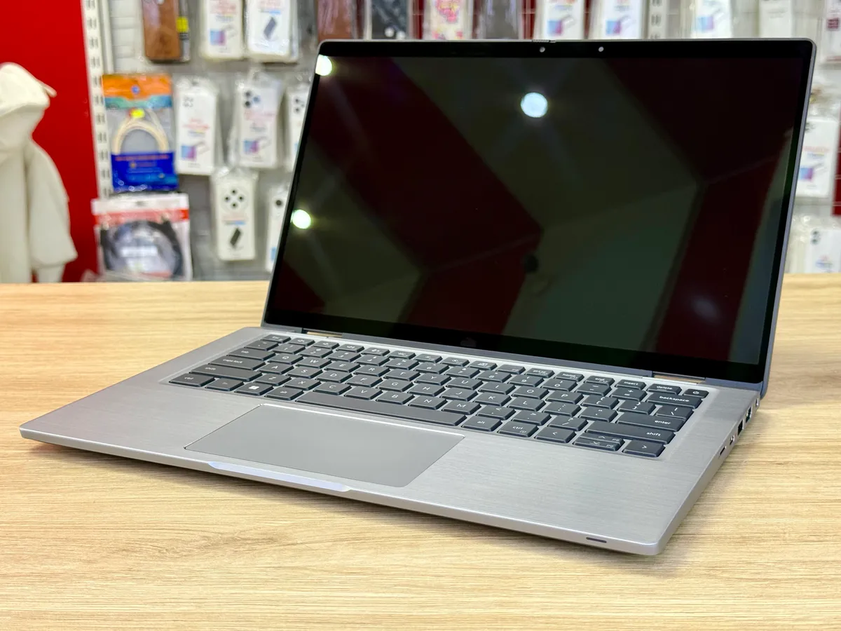 Dell Latitude 7420 2 in 1   i7 1185G7 16 512