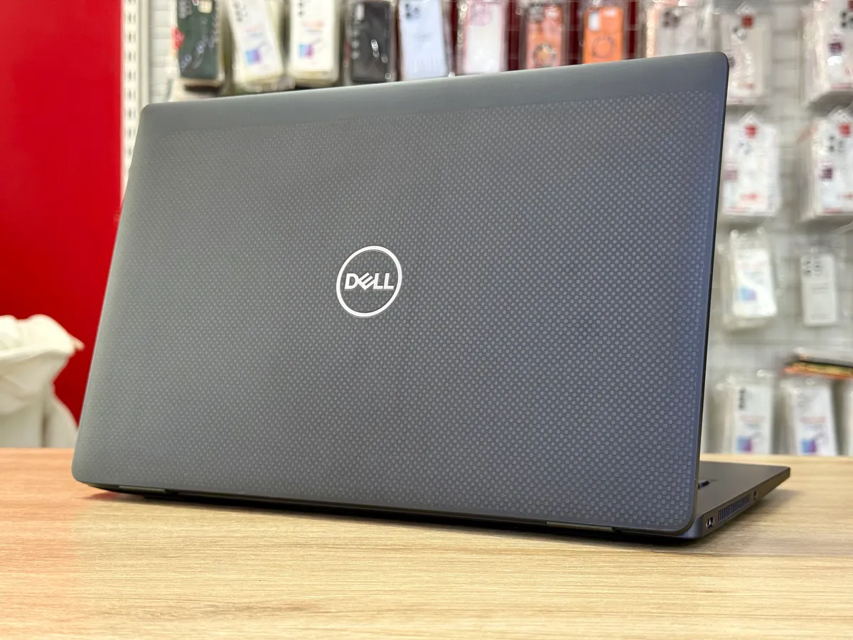 Dell Latitude 7420 Carbon   i7 1185G7 16 256