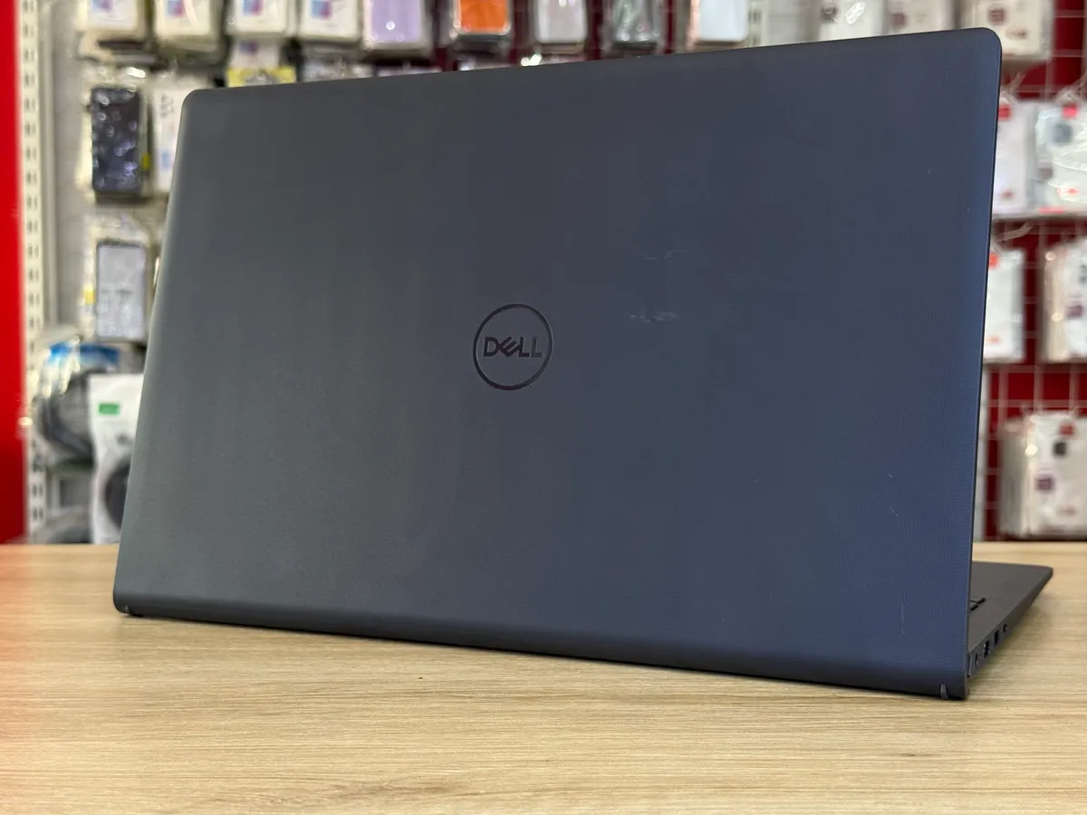 Dell Vostro 3530 i7 13th 16 512 Sạc ít lần 15tr5