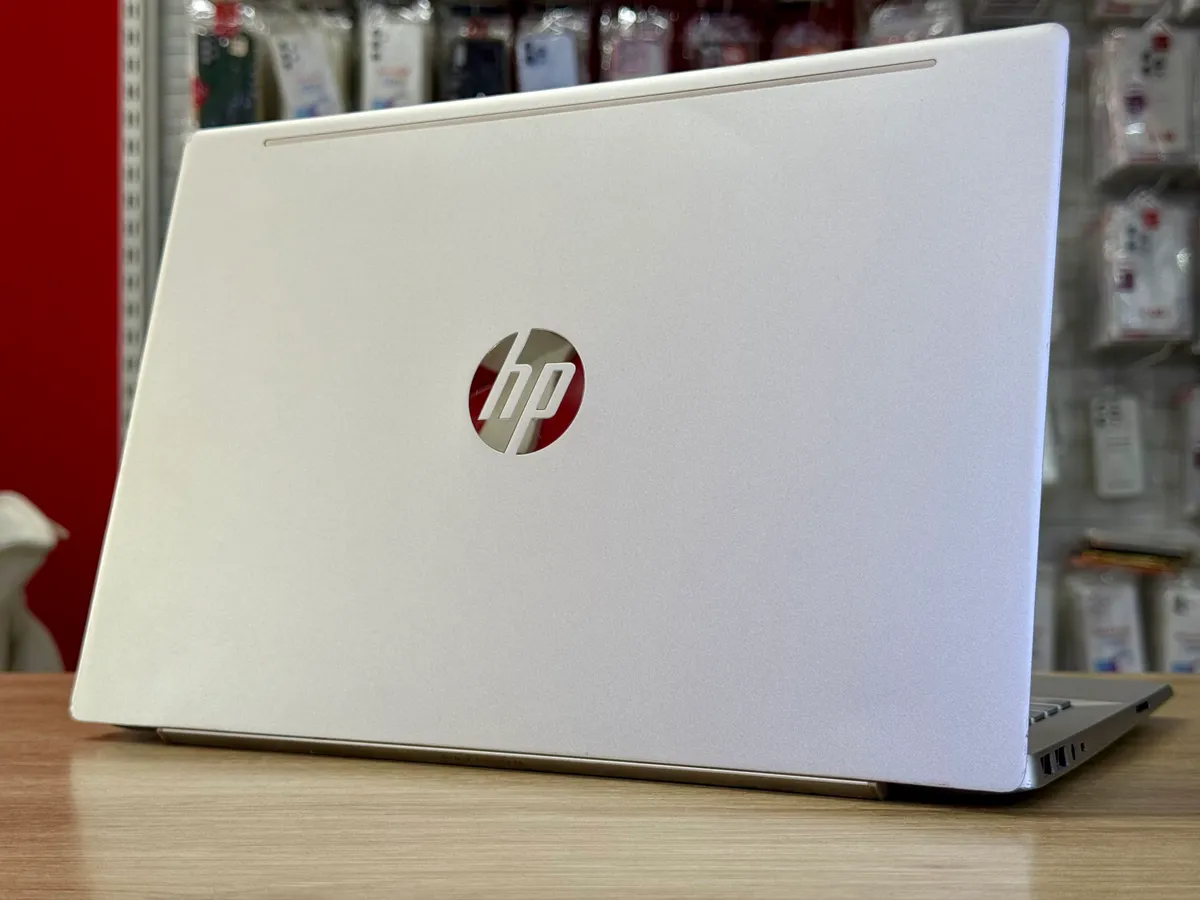 HP Pavilion 14-ce i3 8130U 4 128