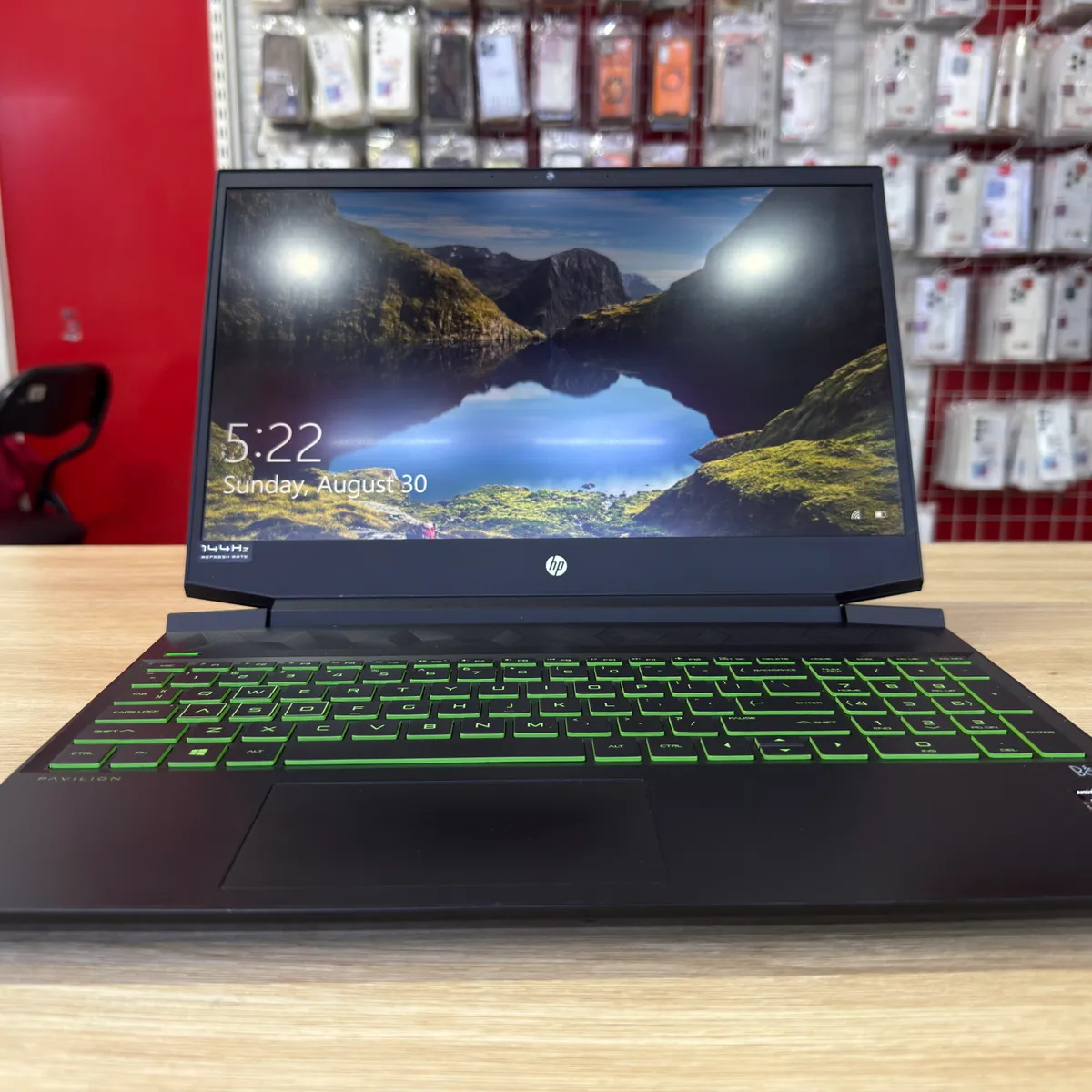 HP Pavilion Gaming 15 ec   Ryzen5 4600H 8 SSD128+HDD 1T  RTX1650