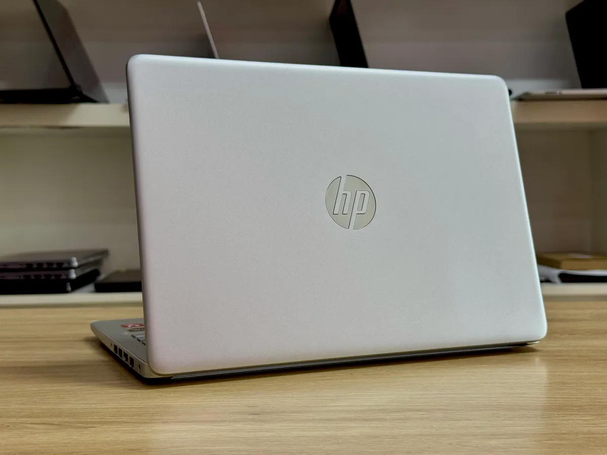 HP Ryzen 3 3200U 4 256 4tr5