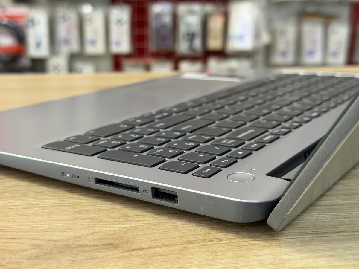 Lenovo Ideapad 1 15AMN7   Ryzen 5 7520U 8 256 Pin 95% Giá 8tr8 — ảnh 4