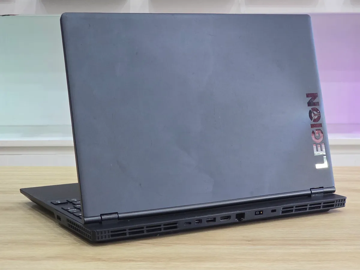Lenovo Legion Y7000 i5 gen9H 8 256 1650