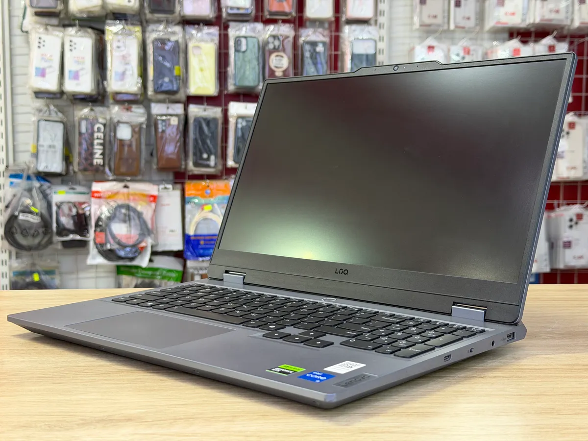 Lenovo LOQ 15IAX9 i5 12450HX 12 512 3050 6gb