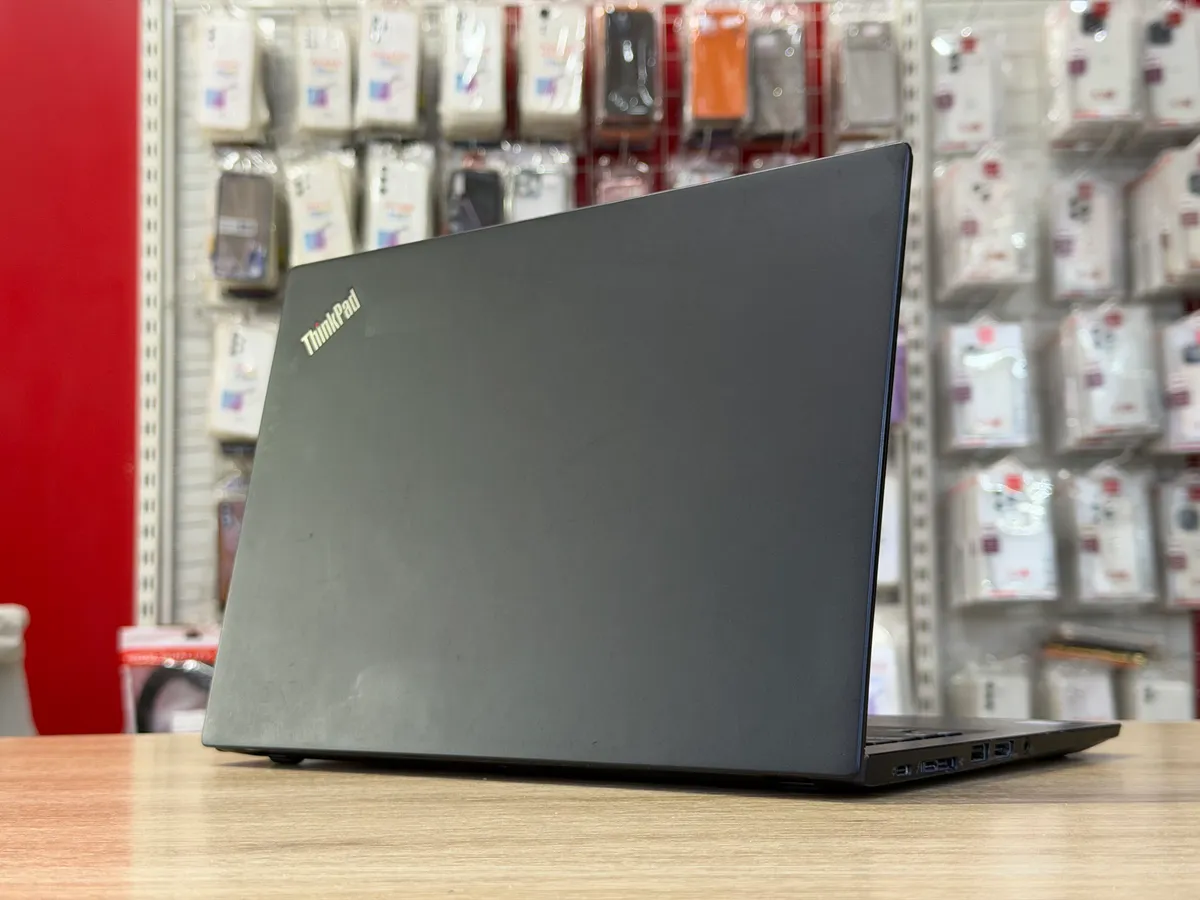 Lenovo Thinkpad X13 Gen1 i5 10310U 8 256 Pin 86% Ngoại hình 98% Giá 6tr5