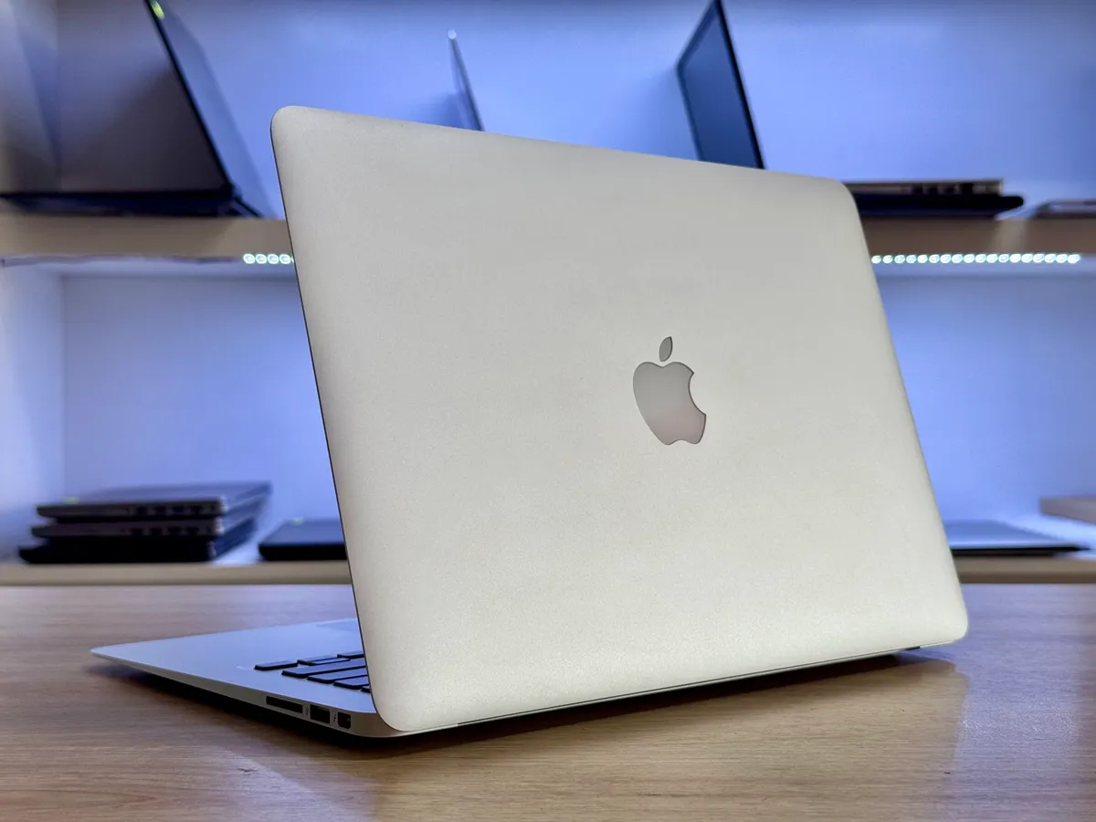 MacBook Air 2017 i5 4tr
