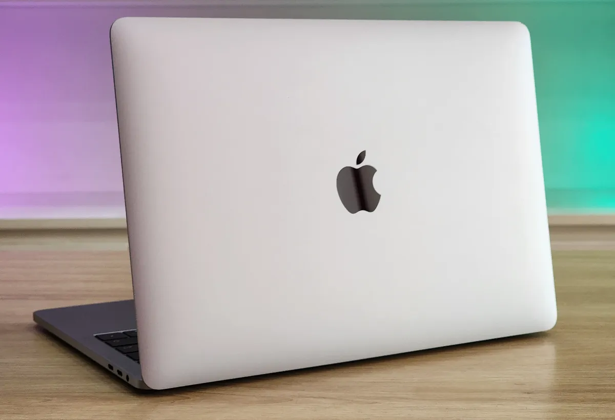 MacBook Pro 2017 8tr