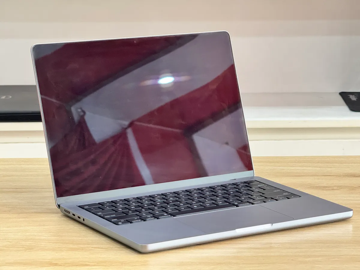MacBook Pro M1 2021 16gb ram 512gb 24.5tr