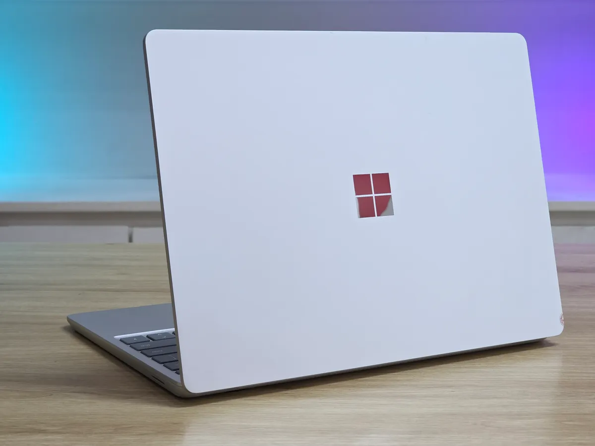 Surface Laptop Go 2 i5 1135G7 16 256 1.1kg