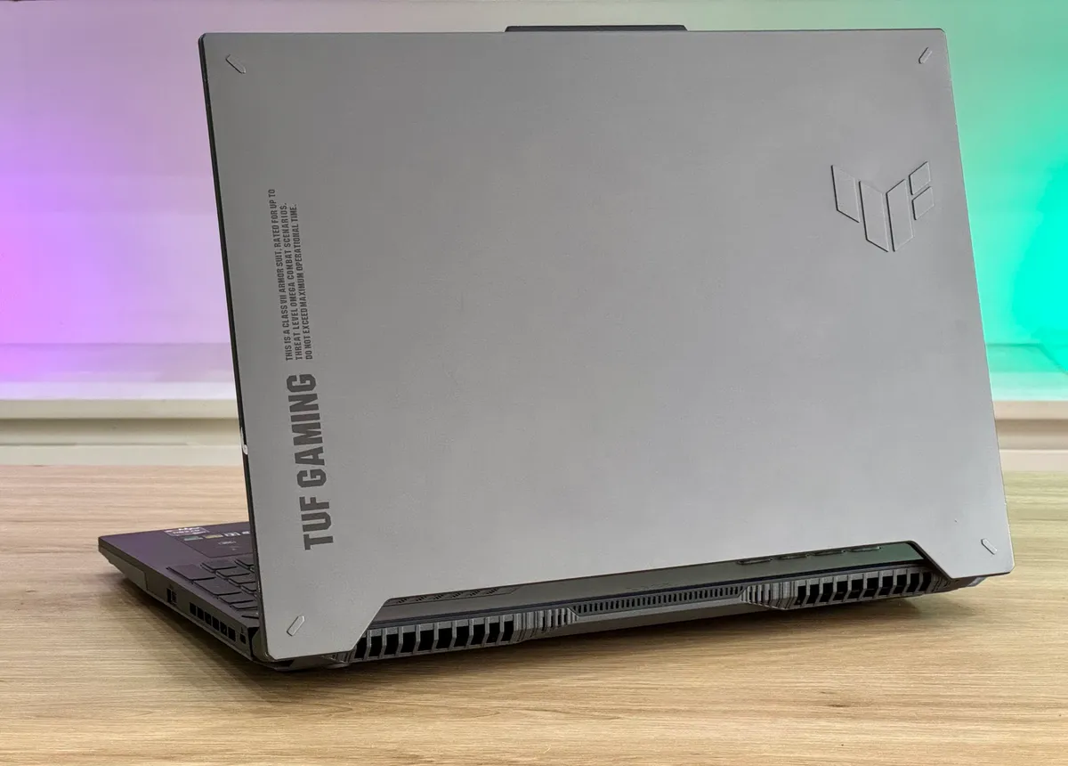 TUF Gaming A15 Ryzen 5 7350HS 16 512 4050 100%sRGB